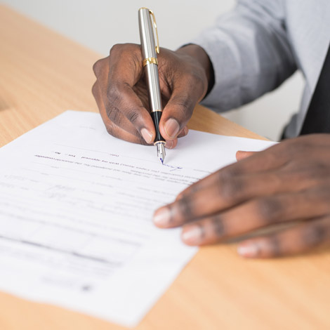 a man sign a contract