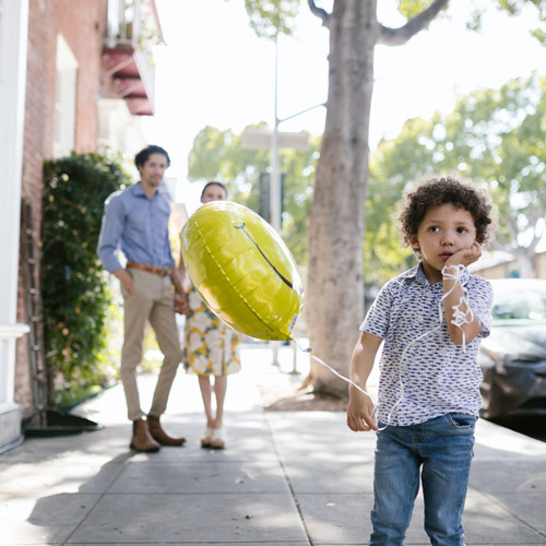 parents watch their kid running, parenting time lawyer in etobicoke - noori law